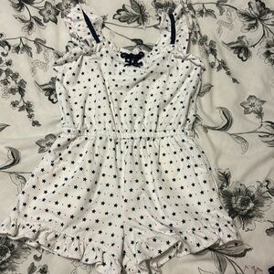 Girl suites size 6